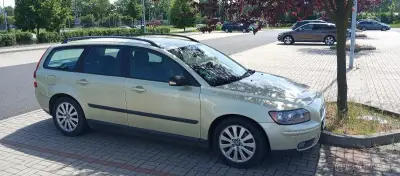 Volvo V – 216 000 km