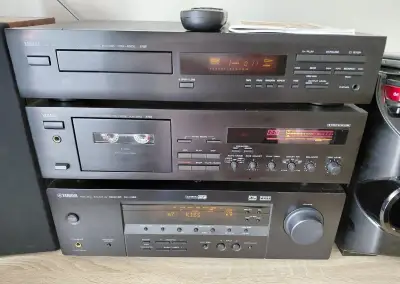 Sestava Yamaha. 3 komponenty