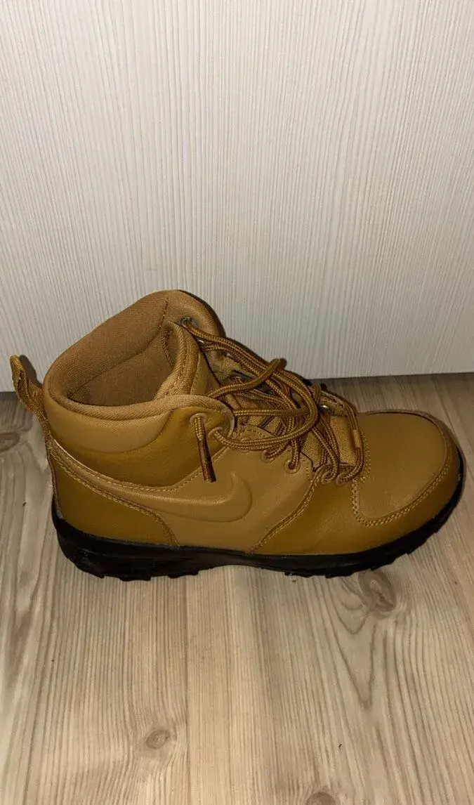 Nike kotníková obuv