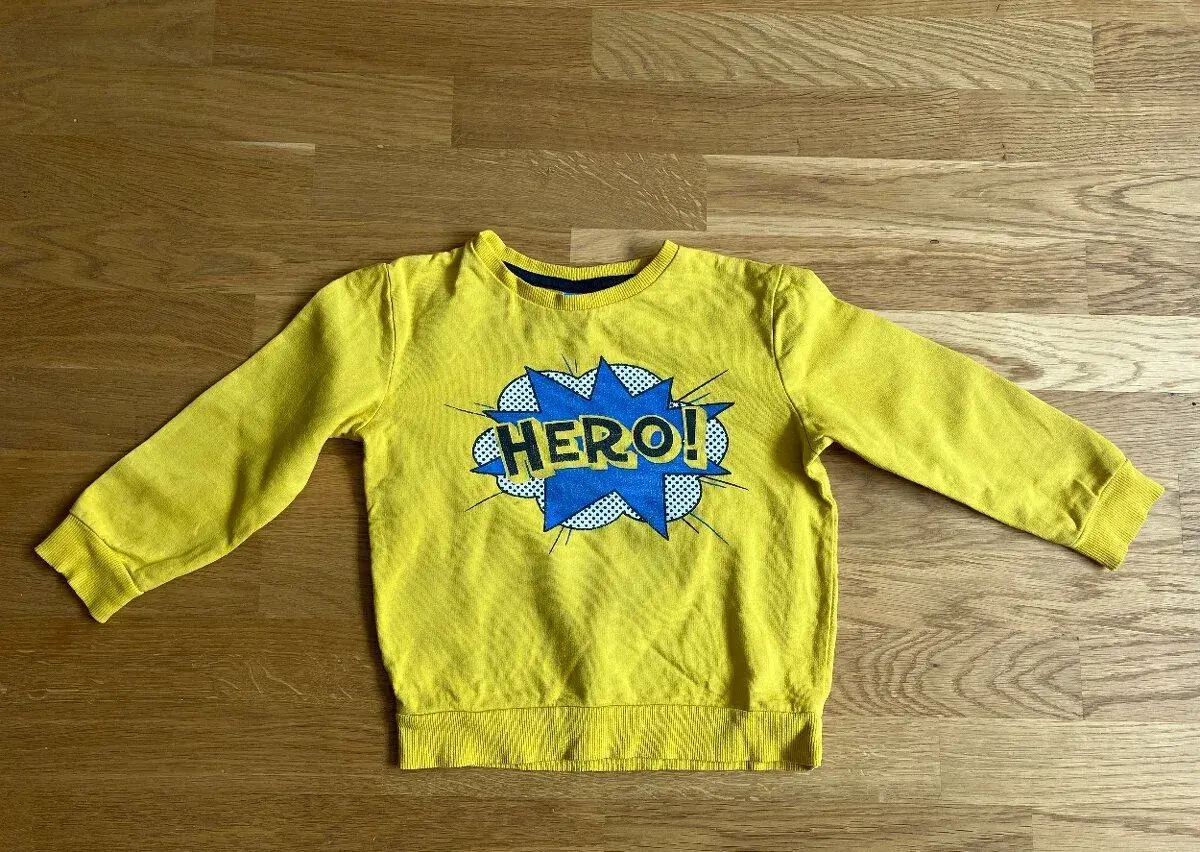 Žlutá mikina Hero vel. 110