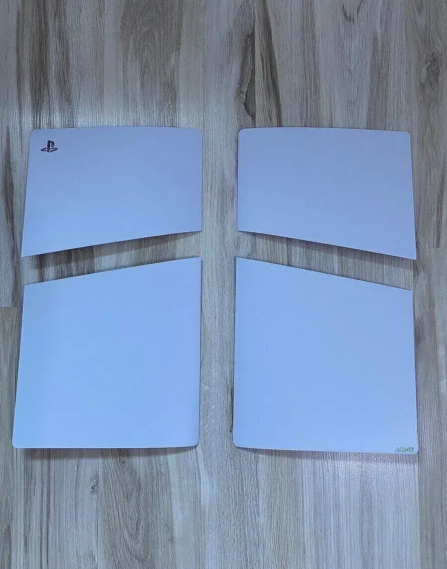Bílé originální kryty na PlayStation 5 PRO