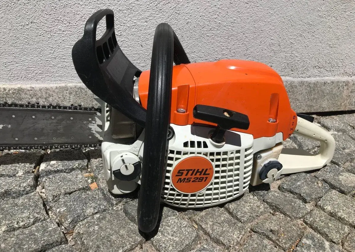 Motorovou pilu stihl ms291
