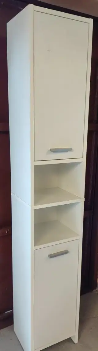 Koupelnová skříň