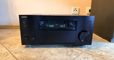 Dolby Atmos receiver Onkyo TX-RZ830