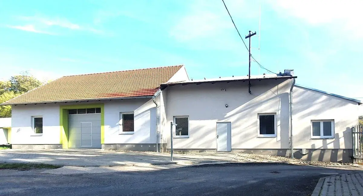 Pronájem -výroba, sklad, kanceláře 249 m2 + parking