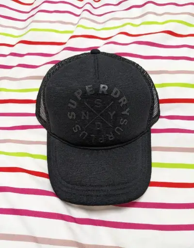 Nová kšiltovka Superdry
