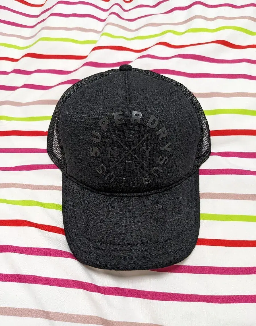 Nová kšiltovka Superdry