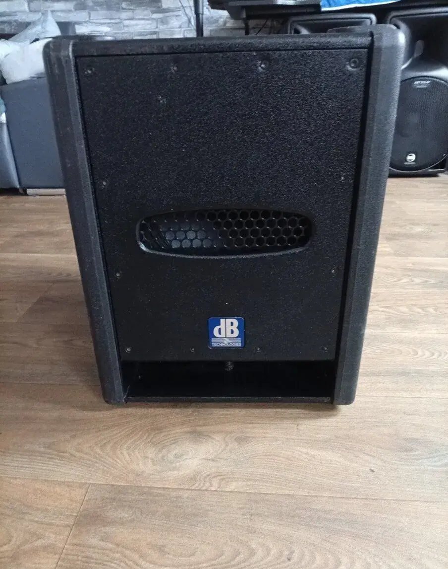 Aktivní subwoofer dB Technologies SUB 12D