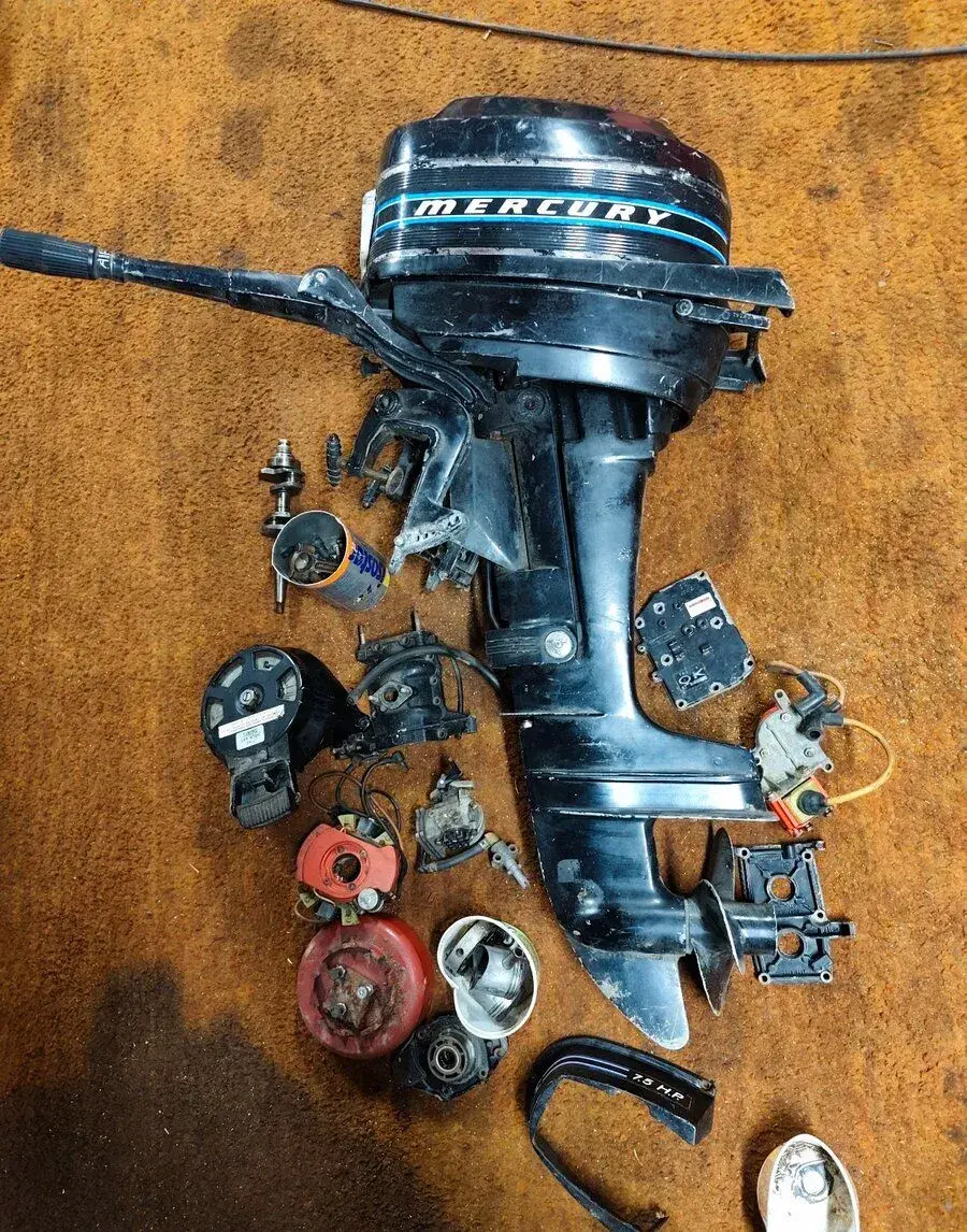 Lodní motor Mercury 7,5HP.