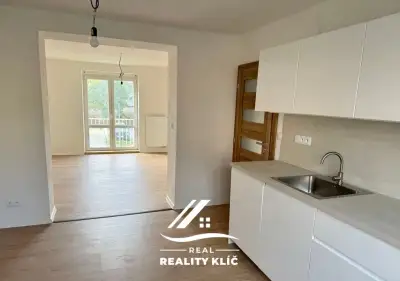 Pronájem bytu 2+1 po rekonstrukci, 55m2, Dolní Benešov, ul.