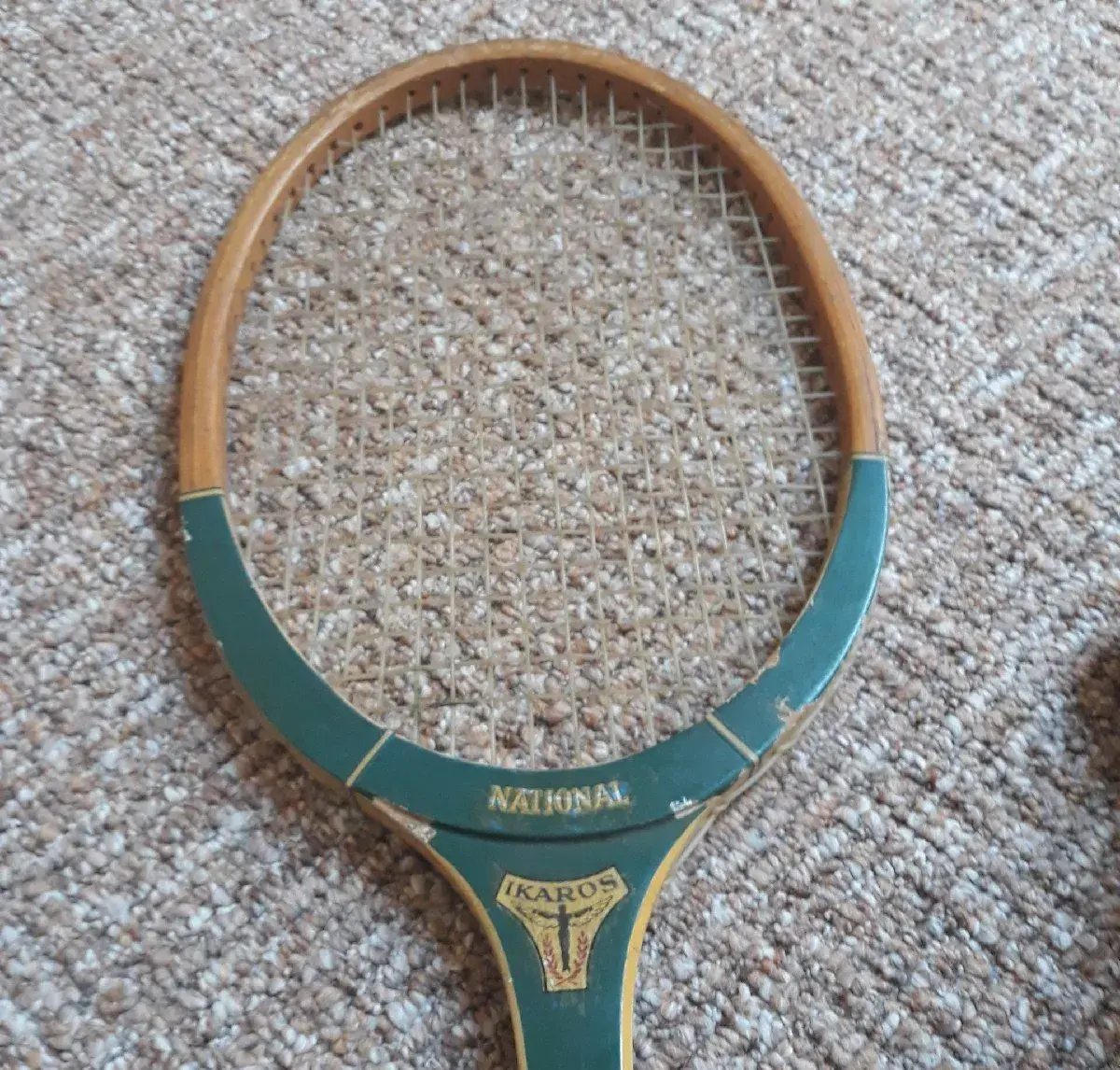 Retro tenisové raketa
