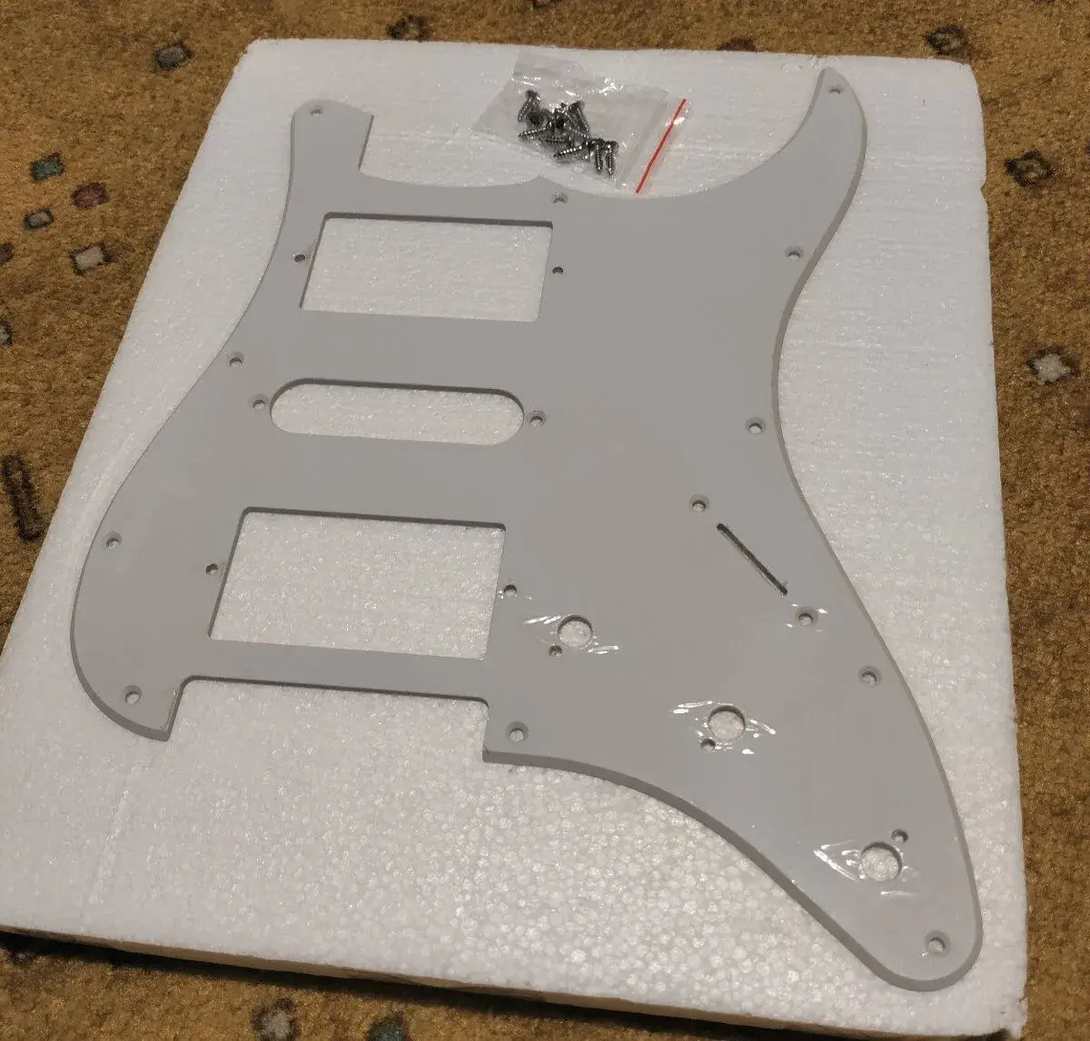 HSH pickguard na elektrickou kytaru stratocaster
