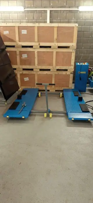 Mobilní NŮŽKOVÝ ZVEDÁK 3000/3500kg,zdvih 110-130 cm ZÁRUKA