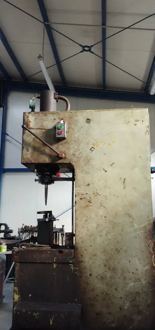 Hydraulický lis 10 t