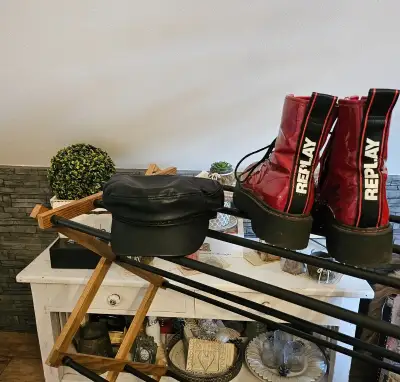 Cepice ksiltovka Bershka nenosena