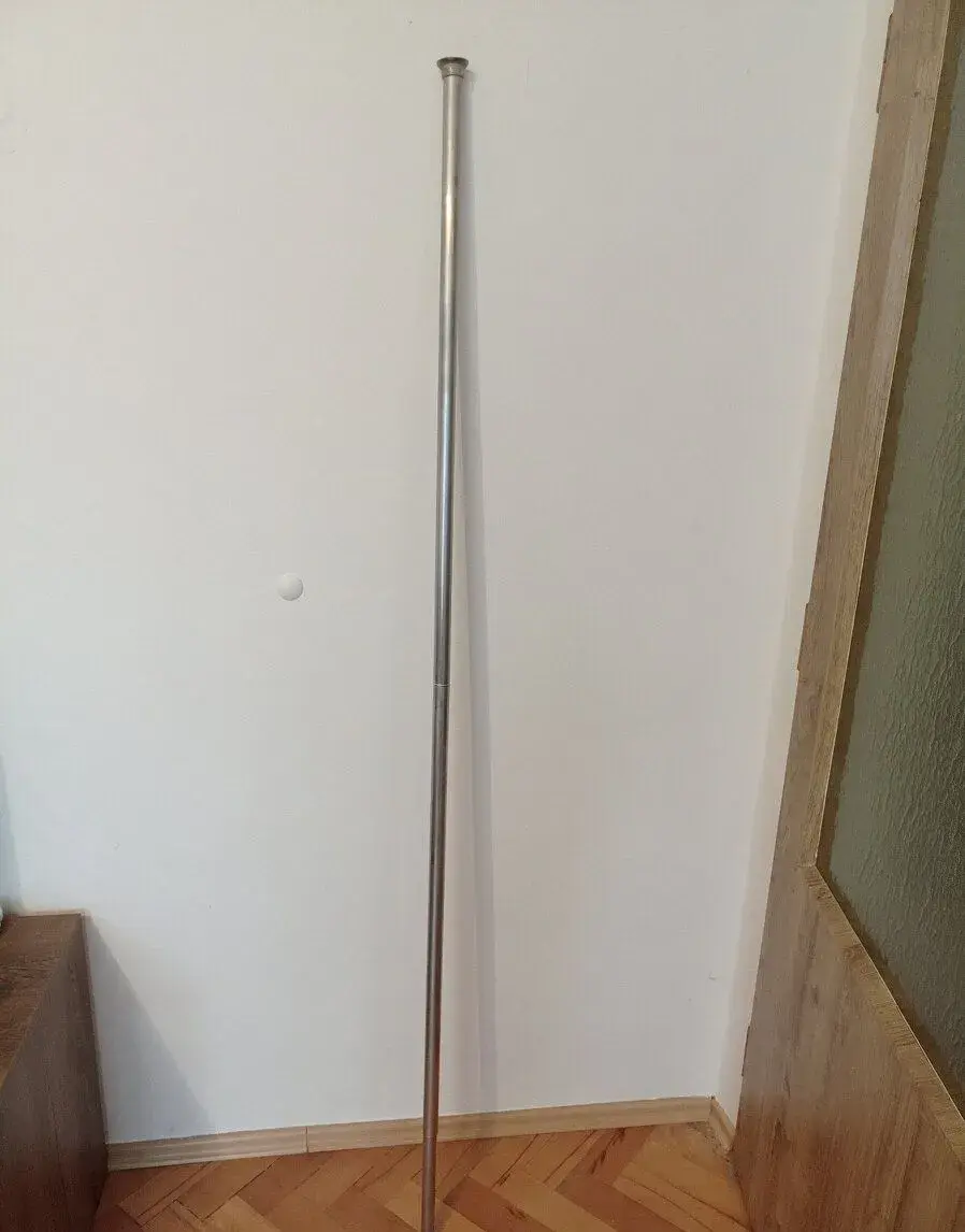 Teleskopická tyč, např. do koupelny
