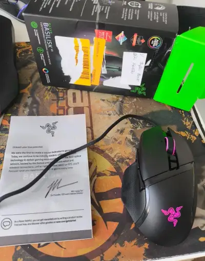 Razer Basilisk V3 (černá) zánovní - občas přeskakuje kolečko