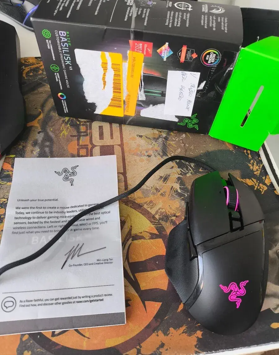 Razer Basilisk V3 (černá) zánovní - občas přeskakuje kolečko