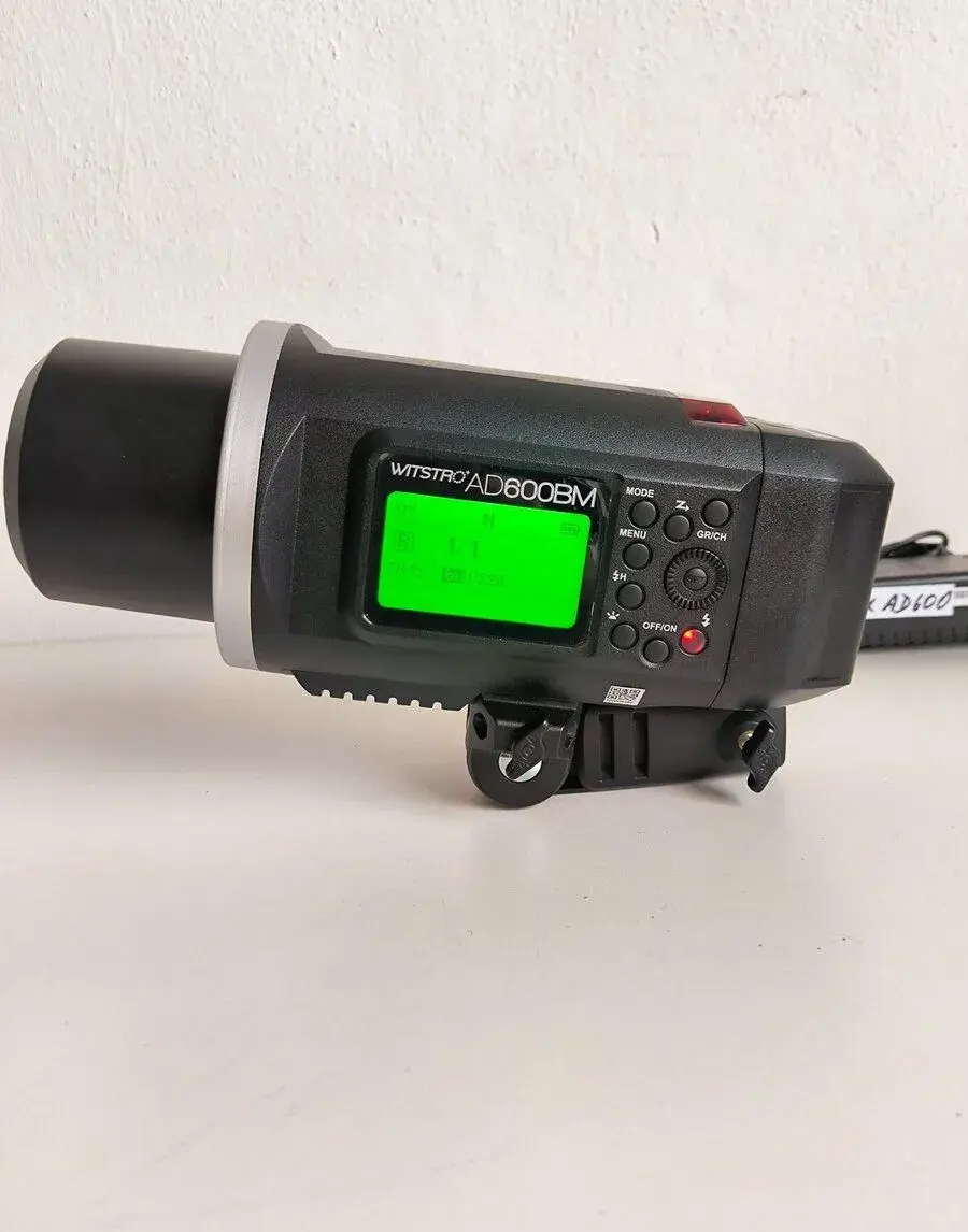 Profesionální záblesk Godox Witstro AD600BM (600Ws)