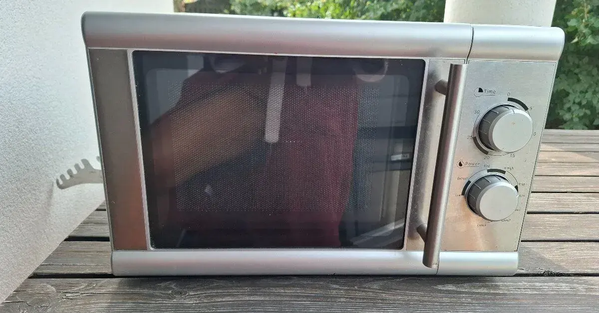 Microvlnka defrost a gril,nerez