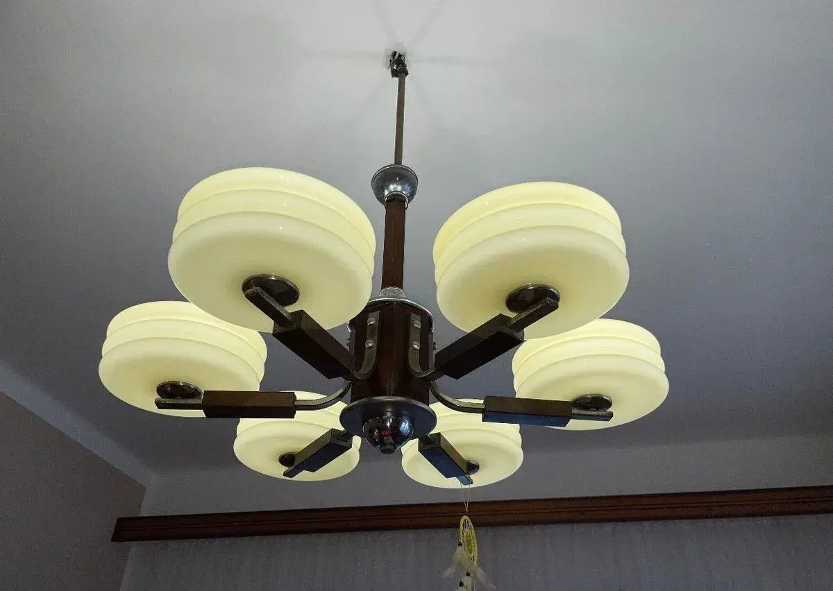 Šestiramenný lustr art deco