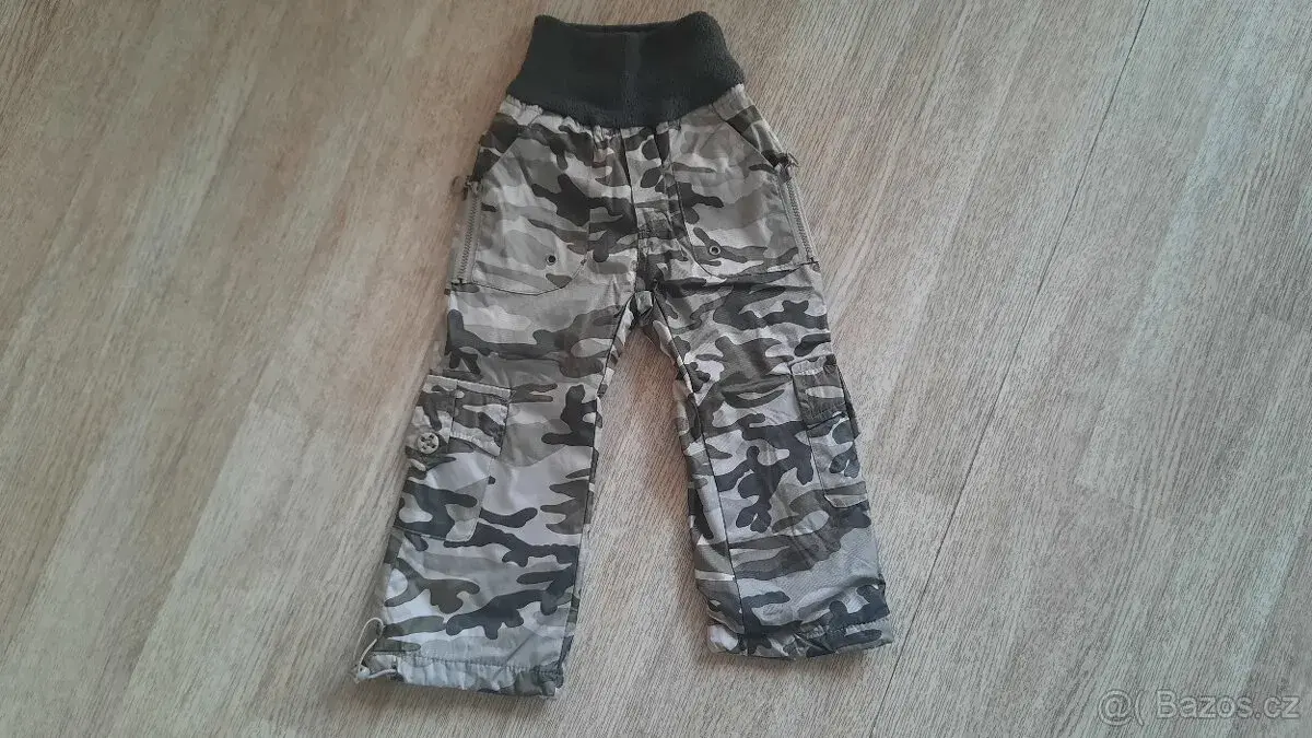 Zimní bunda, oteplováky, kalhoty, mikiny