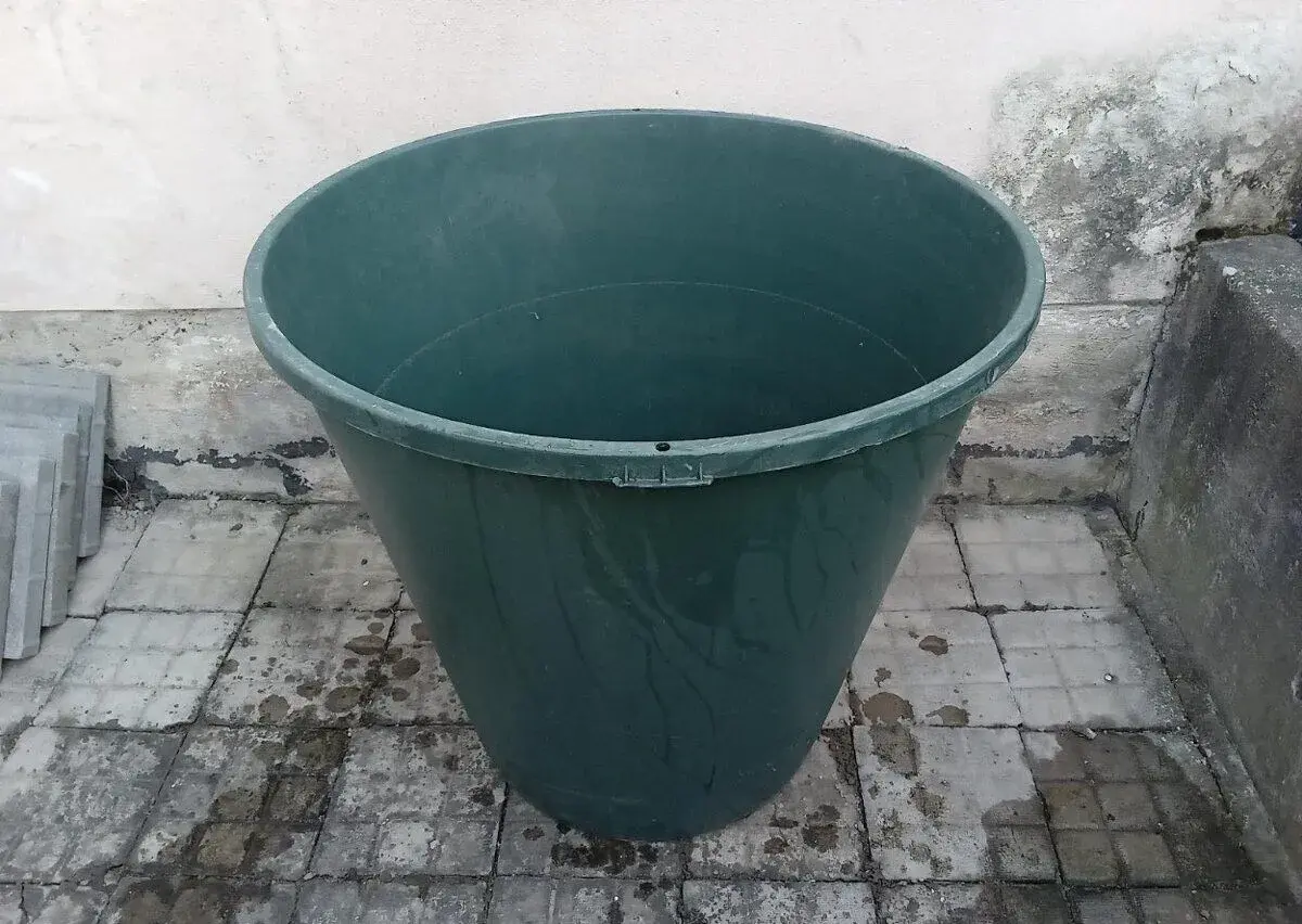 Plastový sud 200L