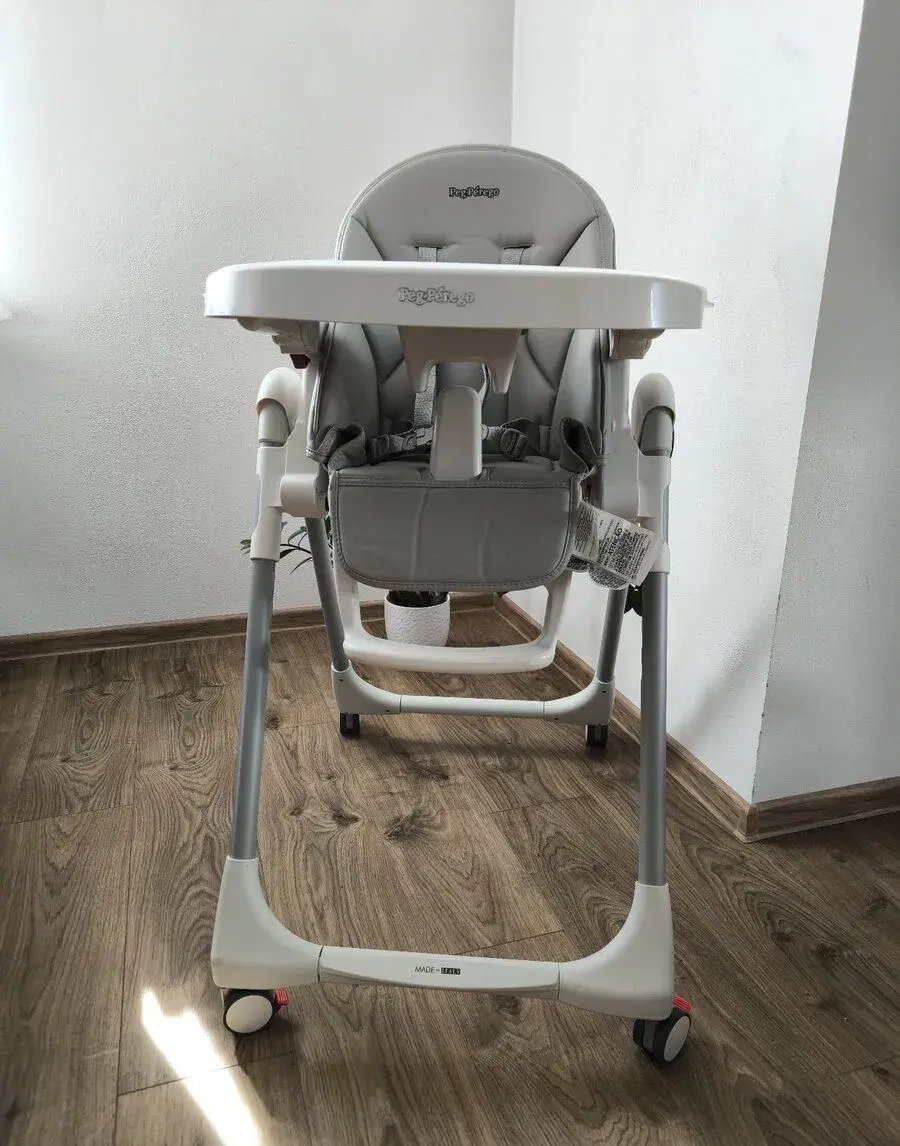 JÍDELNÍ ŽIDLIČKA PEG-PÉREGO Prima Pappa Follow Ice