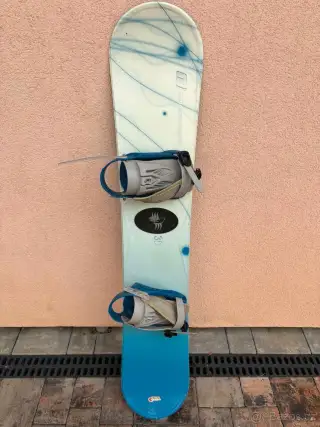 Snowboard Nano Snowboards 155 cm s vázáním, velmi dobrý stav