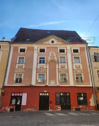 Městský dům v centru Jihlavy, 3NP, bydlení i komerce, volné