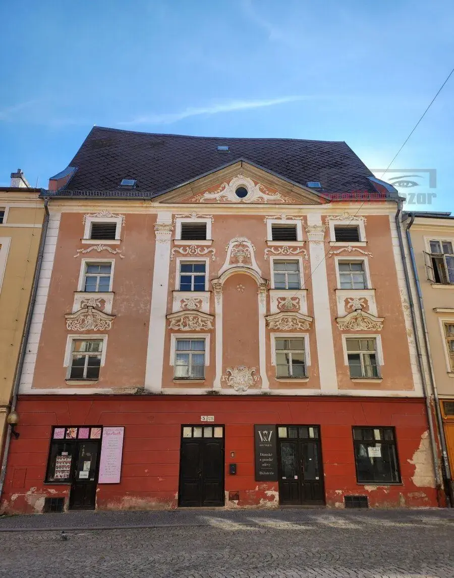 Městský dům v centru Jihlavy, 3NP, bydlení i komerce, volné