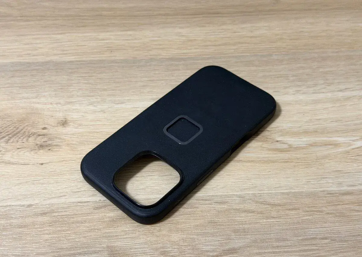 Peak Design Everyday Case pro iPhone 16 Pro