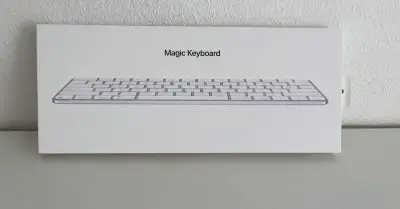 Apple Magic Keyboard A2450 – CZ, originální balení