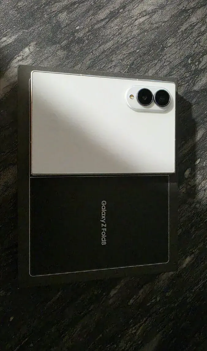 Samsung Galaxy Z Fold 8