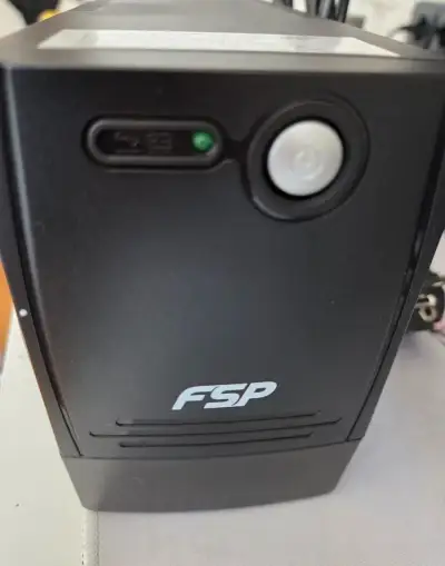 FSP Fortron FP800 UPS záložní zdroj 800 VA