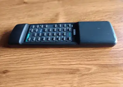 Yamaha-dálkový ovladač