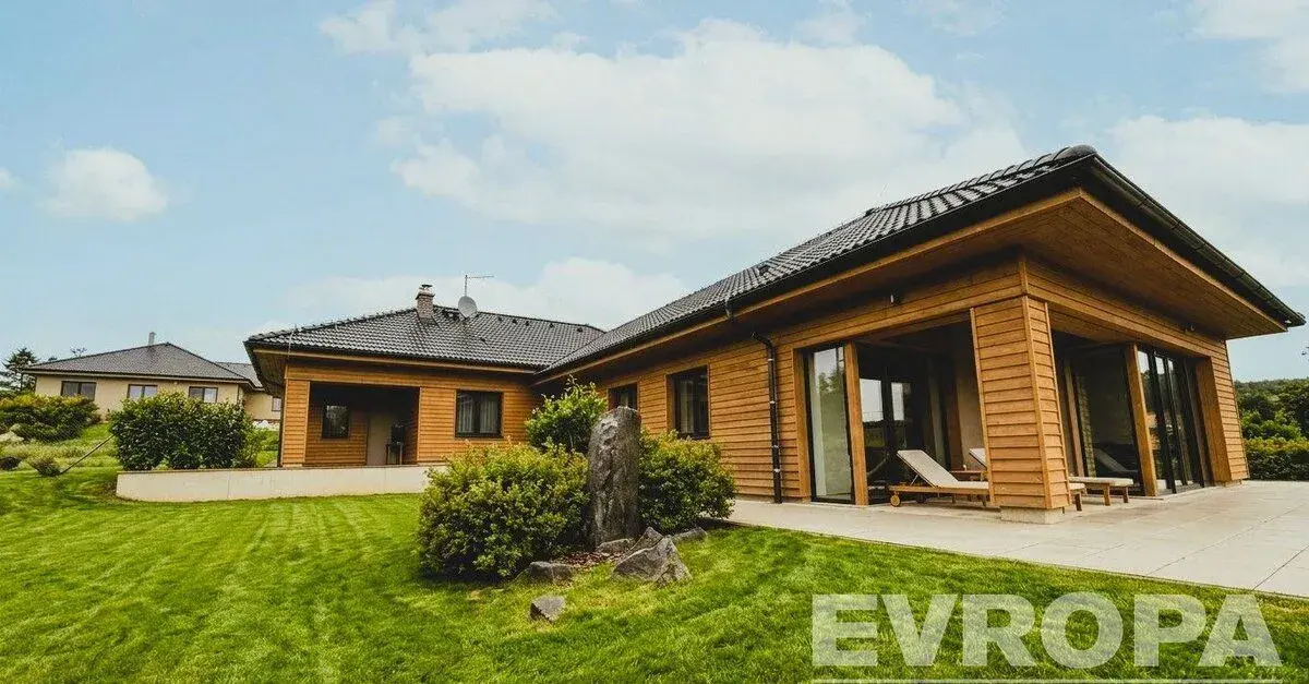 Novostavba dvojdomu 230 m², pozemek 1262 m²- Nebřich u Slaps