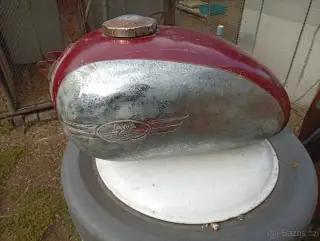 Jawa ČZ 175/356 nádrže
