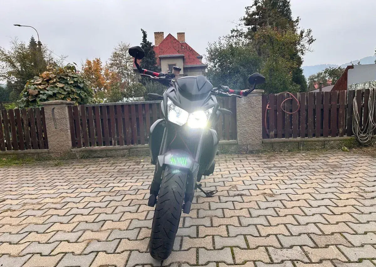 Kawasaki Z750 2009