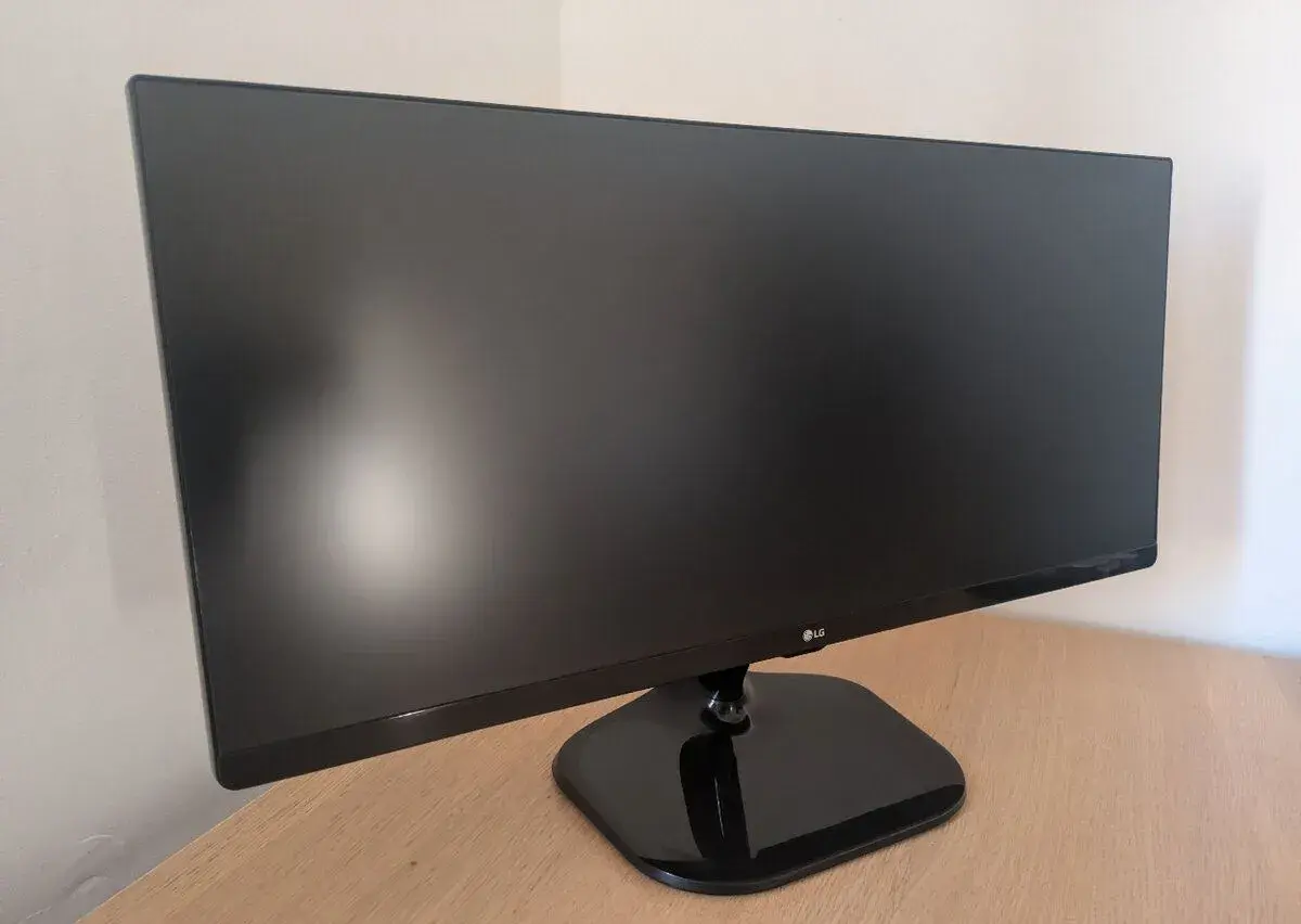 Ultraširoký monitor LG 25UM58