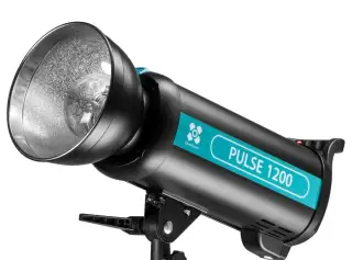 Studiový blesk Quantuum Pulse 1200W, 3x použitý