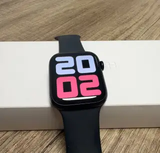 Apple Watch 9 45mm, jako nové baz škrábance