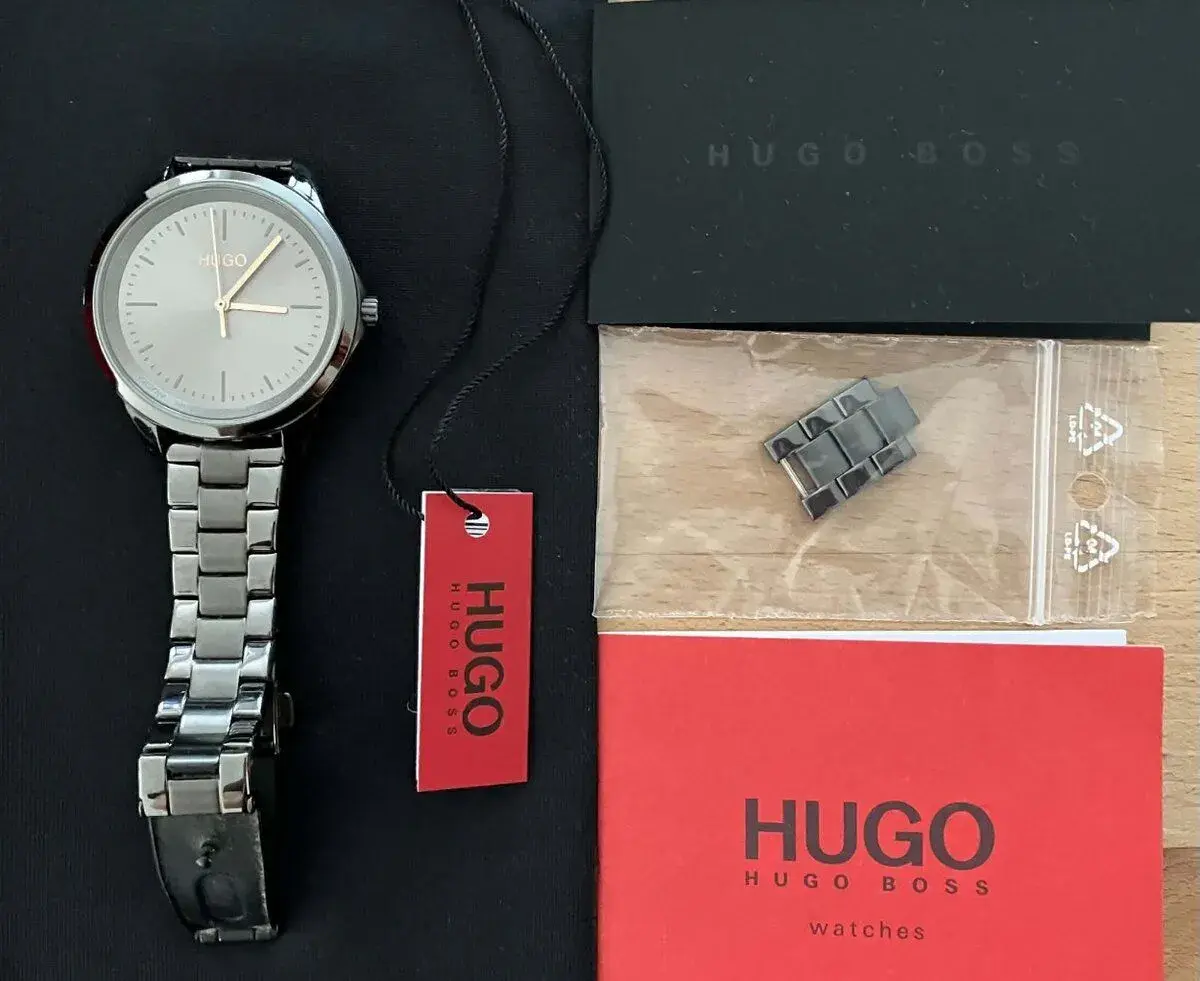 Dámské hodinky HUGO BOSS Fearless, grafitové, top stav