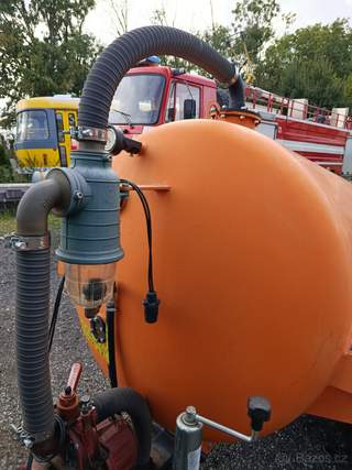 Fekální cisterna za malotraktor nebo traktor