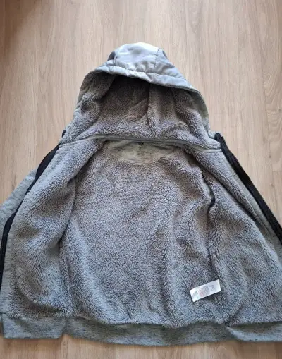 Teplá mikina F&F pro děti cca 8–9 let.