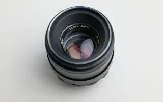 Helios-44-2 58mm f/2 – legendární swirly bokeh, M42