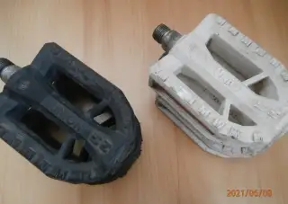 Pedály a převodník na kolo