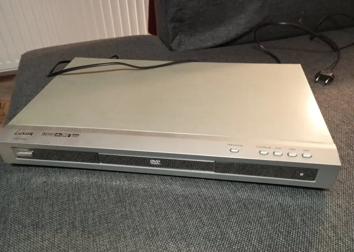 DVD přehrávač Lux DV 403