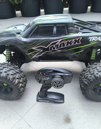 Traxxas x maxx s8