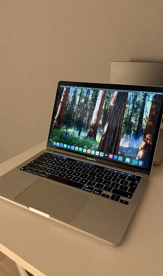MacBook Pro 13" M1 (2020) – 8GB / 256GB